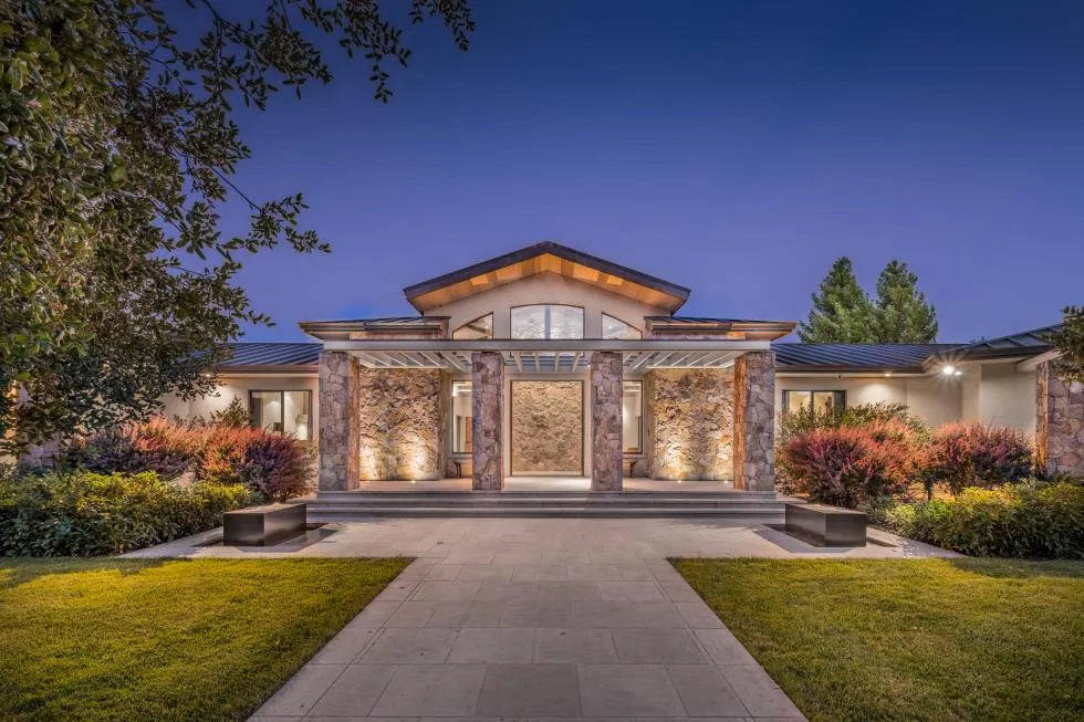 Luxury Real Estate: Players & Owner of the Kansas City Chiefs