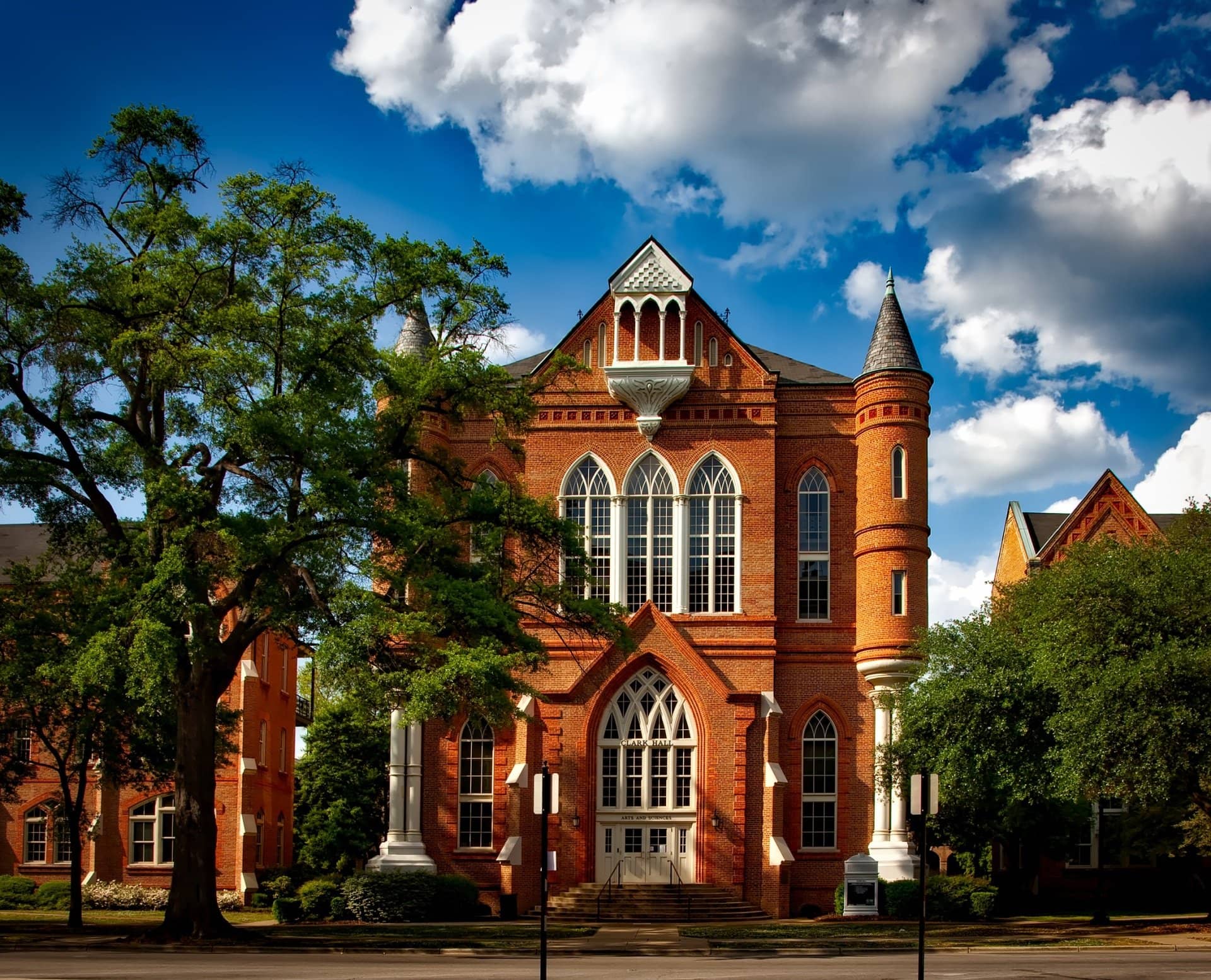 How to Get a Real Estate License in Alabama