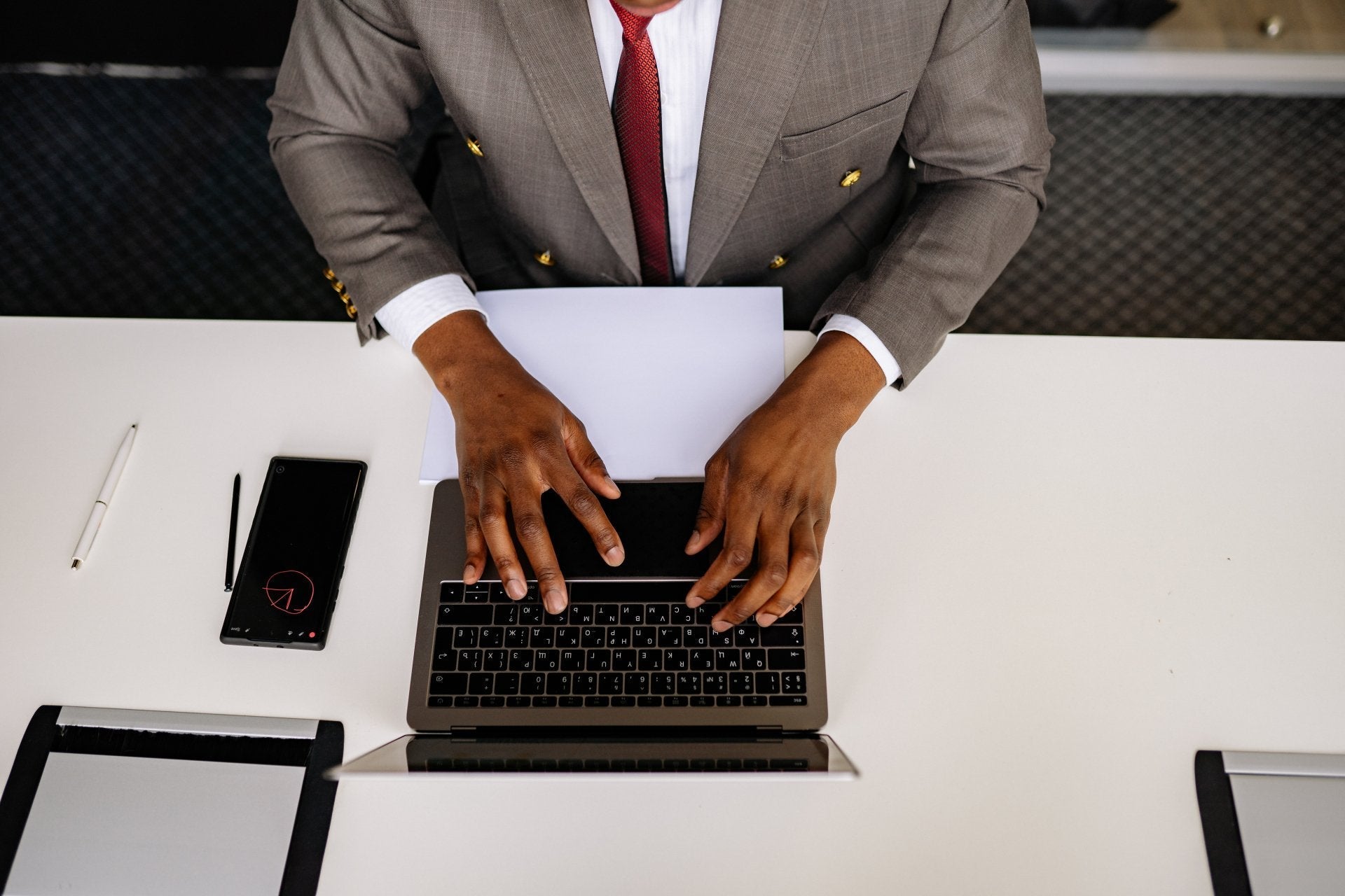 What Is a Real Estate Broker?